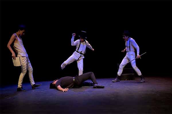 Estudiantes en set de filmación